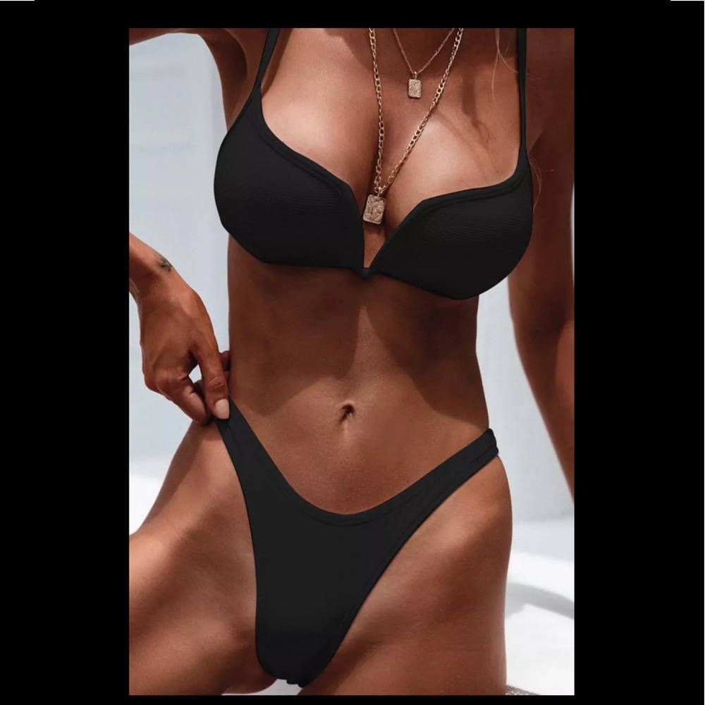 (Last 1)👙V-wire padded ribbed hi cut bikini 2 piece set swimsuit - BLACK